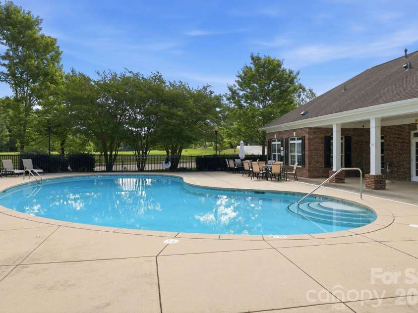 8413 Summerford Drive, Charlotte, NC 28269.  MLS# CAR4386373, YatesRealty ID 28383. 