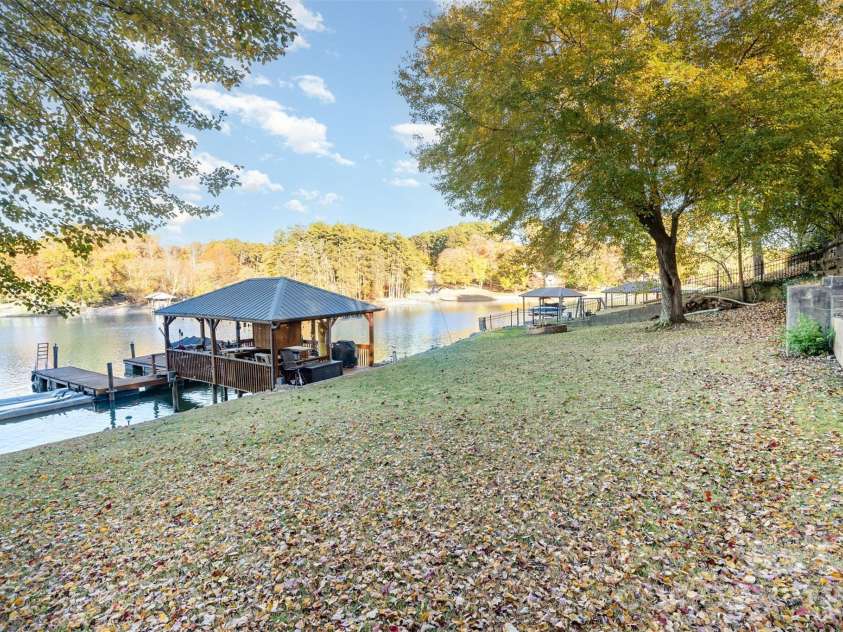 7088 Wateredge Drive, Sherrills Ford, NC 28673.  MLS# CAR4319467, YatesRealty ID 28384. Back yard