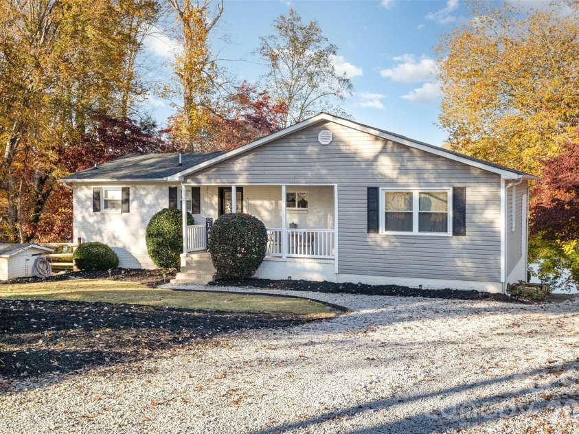 7088 Wateredge Drive, Sherrills Ford, NC 28673.  MLS# CAR4319467, YatesRealty ID 28384. Front