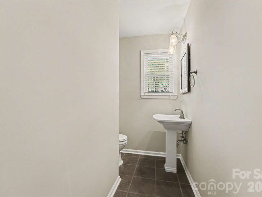 7088 Wateredge Drive, Sherrills Ford, NC 28673.  MLS# CAR4319467, YatesRealty ID 28384. Half Bath on main level
