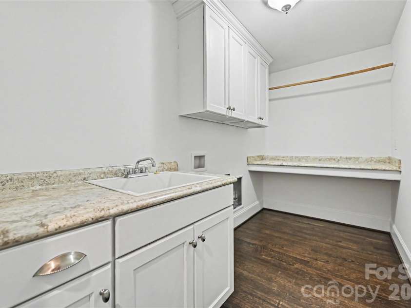 1102 Yale Place, Charlotte, NC 28209.  MLS# CAR4362015, YatesRealty ID 28387. 
