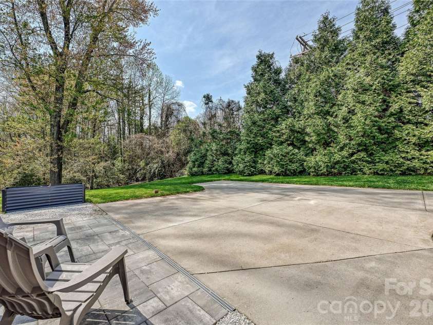 1102 Yale Place, Charlotte, NC 28209.  MLS# CAR4362015, YatesRealty ID 28387. 