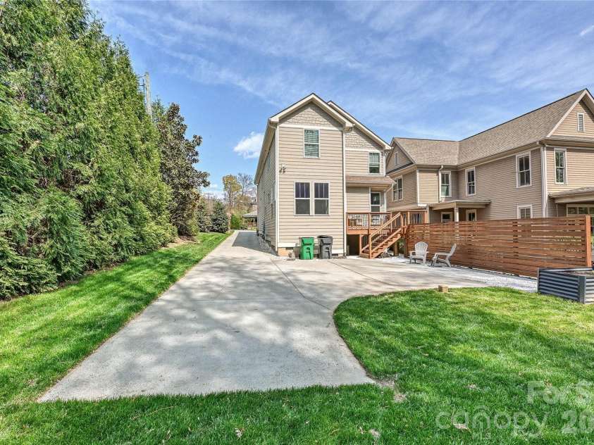 1102 Yale Place, Charlotte, NC 28209.  MLS# CAR4362015, YatesRealty ID 28387. 