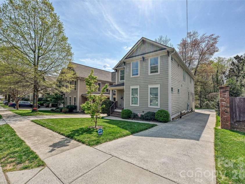 1102 Yale Place, Charlotte, NC 28209.  MLS# CAR4362015, YatesRealty ID 28387. 