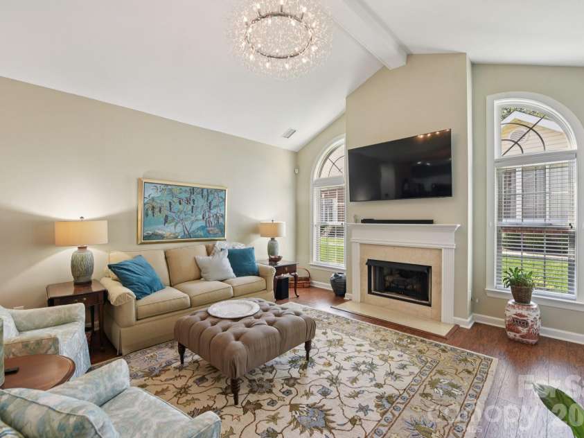 10816 Willow Crossing Drive, Charlotte, NC 28210.  MLS# CAR4362144, YatesRealty ID 28388. 