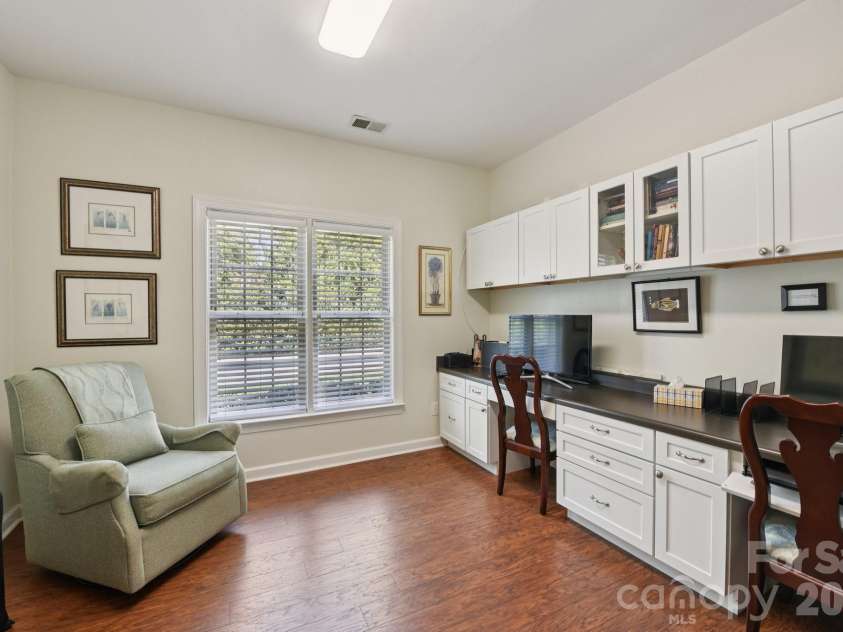 10816 Willow Crossing Drive, Charlotte, NC 28210.  MLS# CAR4362144, YatesRealty ID 28388. 