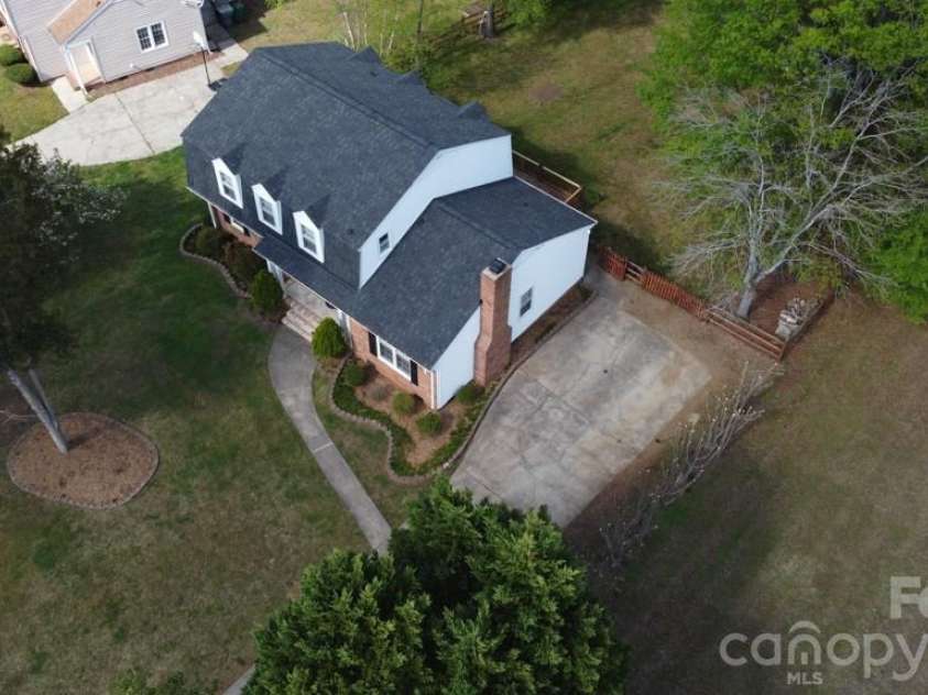 2232 Lawton Bluff Road, Charlotte, NC 28226.  MLS# CAR4366488, YatesRealty ID 28389. 