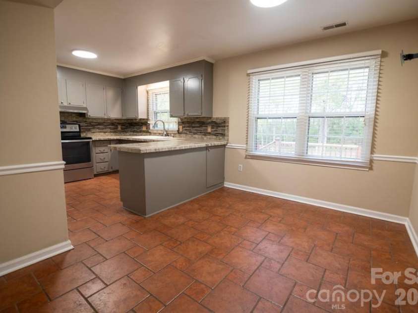 2232 Lawton Bluff Road, Charlotte, NC 28226.  MLS# CAR4366488, YatesRealty ID 28389. 