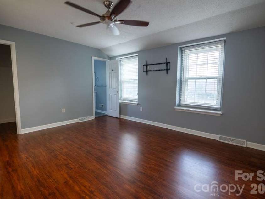 2232 Lawton Bluff Road, Charlotte, NC 28226.  MLS# CAR4366488, YatesRealty ID 28389. 