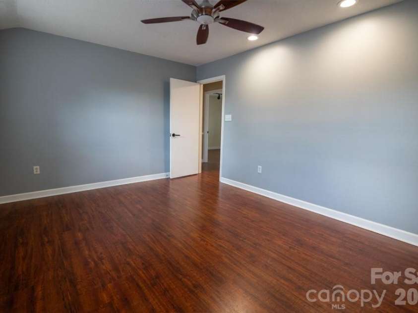 2232 Lawton Bluff Road, Charlotte, NC 28226.  MLS# CAR4366488, YatesRealty ID 28389. 