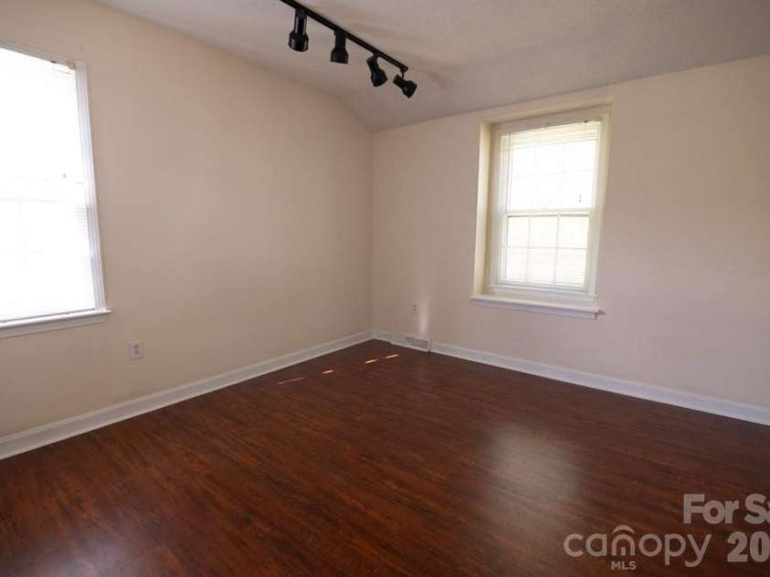 2232 Lawton Bluff Road, Charlotte, NC 28226.  MLS# CAR4366488, YatesRealty ID 28389. 