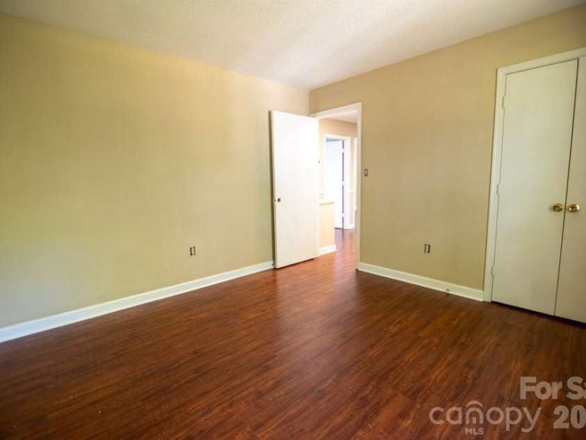 2232 Lawton Bluff Road, Charlotte, NC 28226.  MLS# CAR4366488, YatesRealty ID 28389. 