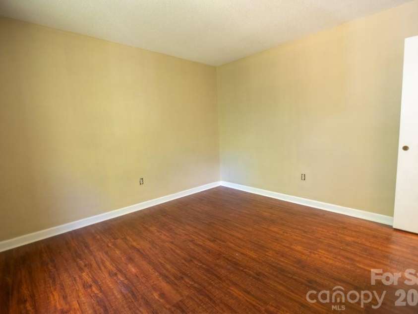 2232 Lawton Bluff Road, Charlotte, NC 28226.  MLS# CAR4366488, YatesRealty ID 28389. 