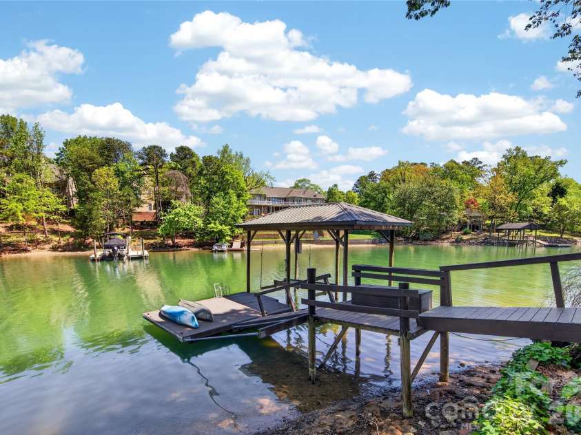 16118 Tana Tea Circle, Tega Cay, SC 29708.  MLS# CAR4368051, YatesRealty ID 28390. Floating & Stationary Dock
