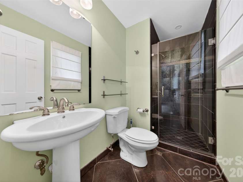 16118 Tana Tea Circle, Tega Cay, SC 29708.  MLS# CAR4368051, YatesRealty ID 28390. Updated Bath