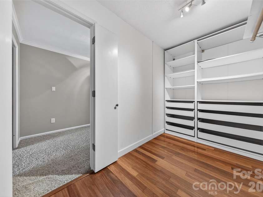 16118 Tana Tea Circle, Tega Cay, SC 29708.  MLS# CAR4368051, YatesRealty ID 28390. Walk-In Closet