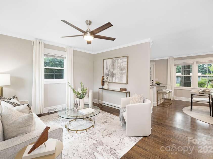 1744 Emerywood Drive, Charlotte, NC 28210.  MLS# CAR4272358, YatesRealty ID 28391. 