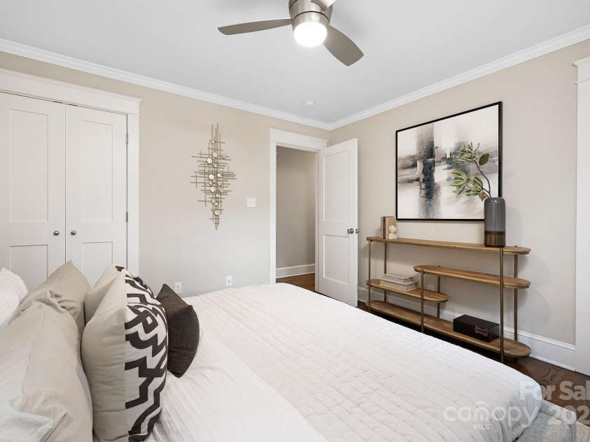 1744 Emerywood Drive, Charlotte, NC 28210.  MLS# CAR4272358, YatesRealty ID 28391. 