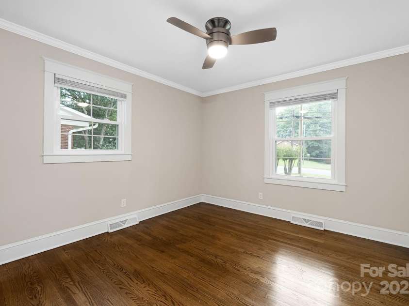 1744 Emerywood Drive, Charlotte, NC 28210.  MLS# CAR4272358, YatesRealty ID 28391. 