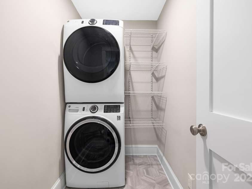 1744 Emerywood Drive, Charlotte, NC 28210.  MLS# CAR4272358, YatesRealty ID 28391. 