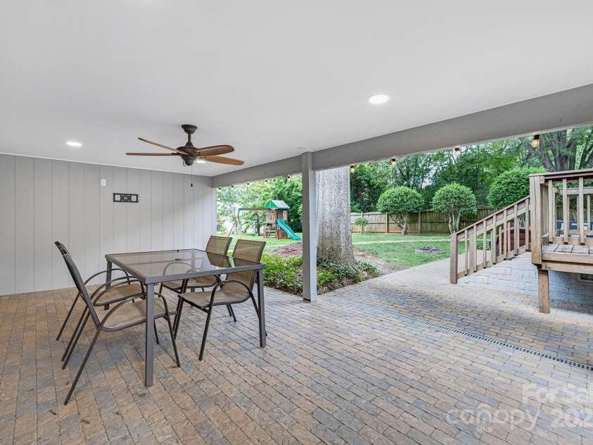 1744 Emerywood Drive, Charlotte, NC 28210.  MLS# CAR4272358, YatesRealty ID 28391. 