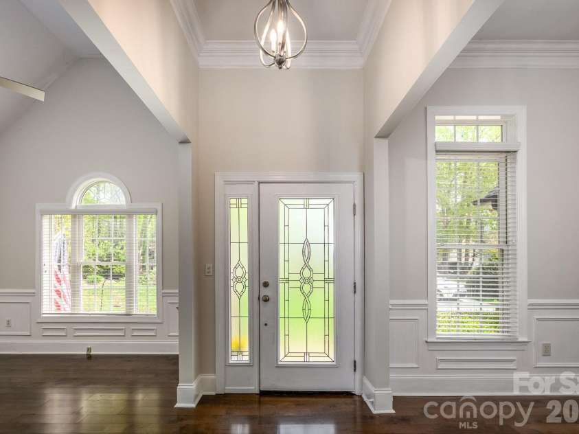 7867 Golf Course Drive, Denver, NC 28037.  MLS# CAR4355635, YatesRealty ID 28391. Foyer