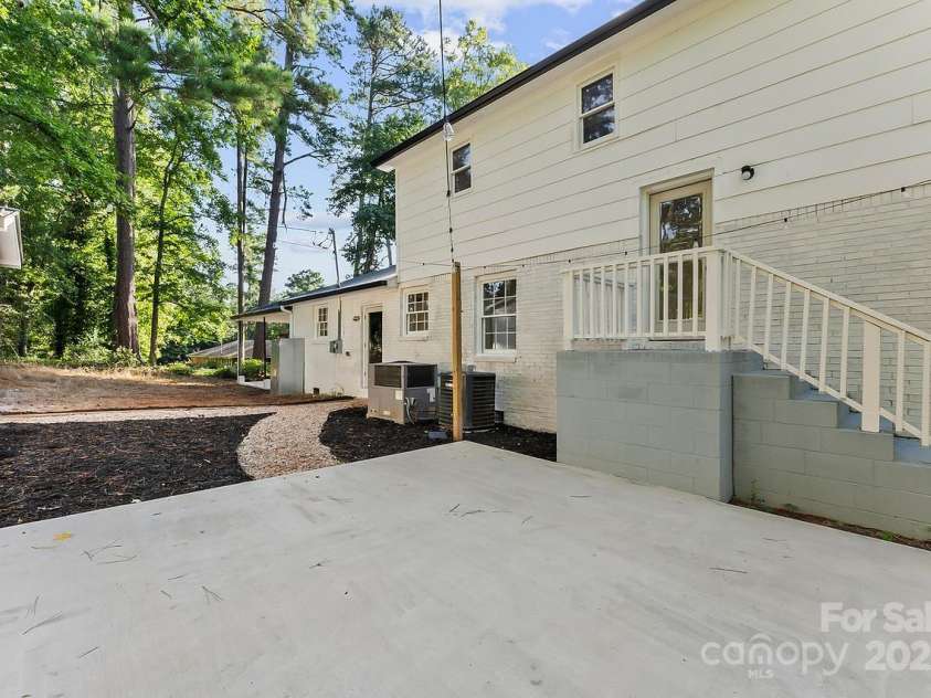 104 Dogwood Avenue, Winnsboro, SC 29180.  MLS# CAR4283157, YatesRealty ID 28393. 