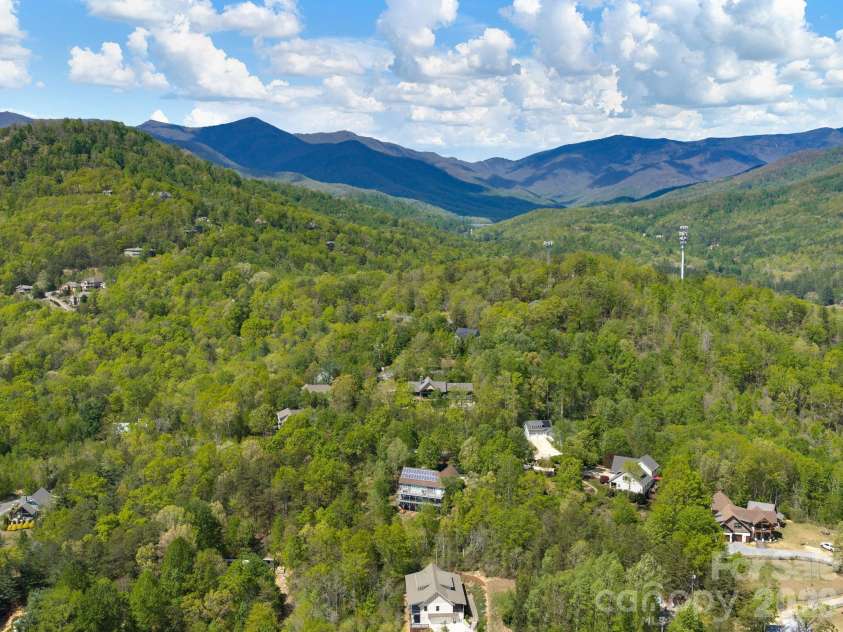 43 Galax Lane, Black Mountain, NC 28711.  MLS# CAR4355417, YatesRealty ID 28393. 