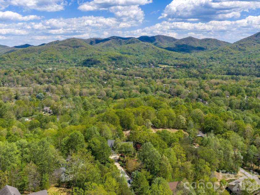 43 Galax Lane, Black Mountain, NC 28711.  MLS# CAR4355417, YatesRealty ID 28393. 