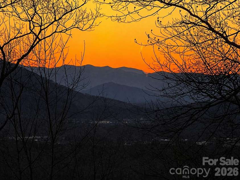 43 Galax Lane, Black Mountain, NC 28711.  MLS# CAR4355417, YatesRealty ID 28393. 