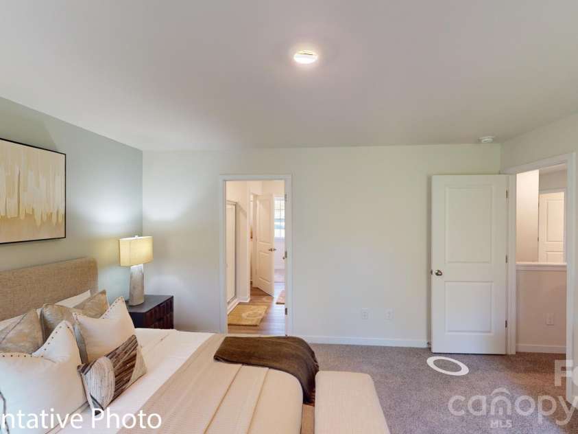 2107 10th Street, Hickory, NC 28602.  MLS# CAR4379350, YatesRealty ID 28394. 