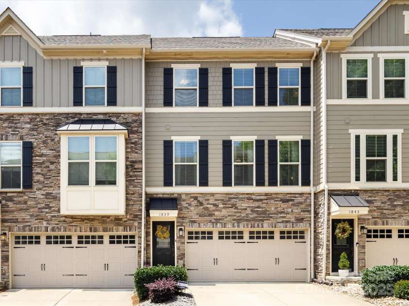 1839 Shumard Lane, Charlotte, NC 28205.  MLS# CAR4264999, YatesRealty ID 28395. 