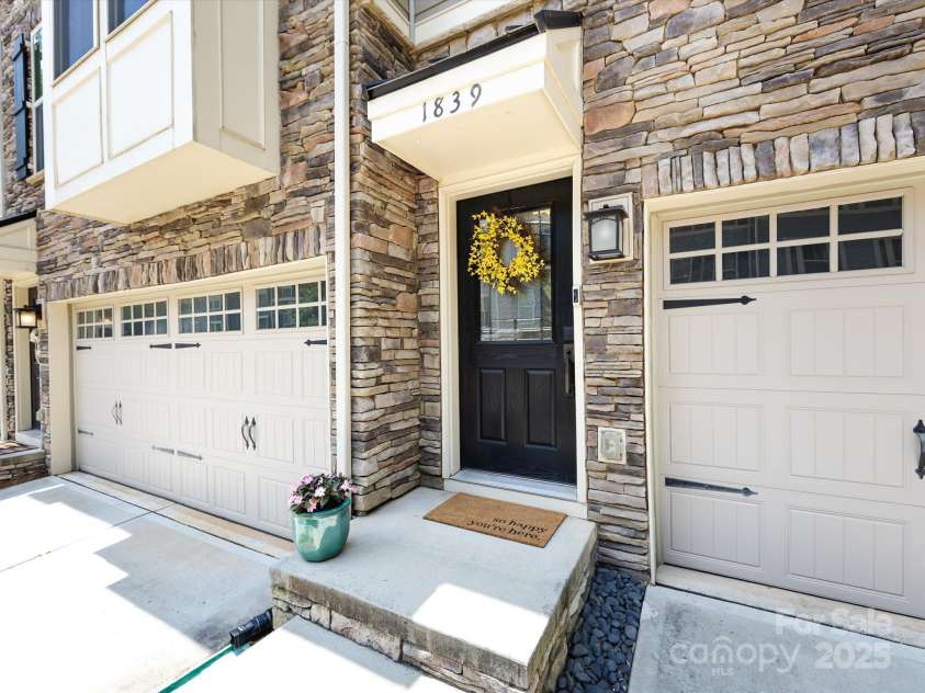 1839 Shumard Lane, Charlotte, NC 28205.  MLS# CAR4264999, YatesRealty ID 28395. 