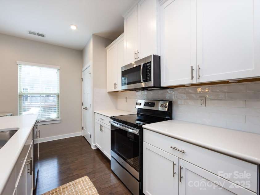 1839 Shumard Lane, Charlotte, NC 28205.  MLS# CAR4264999, YatesRealty ID 28395. 