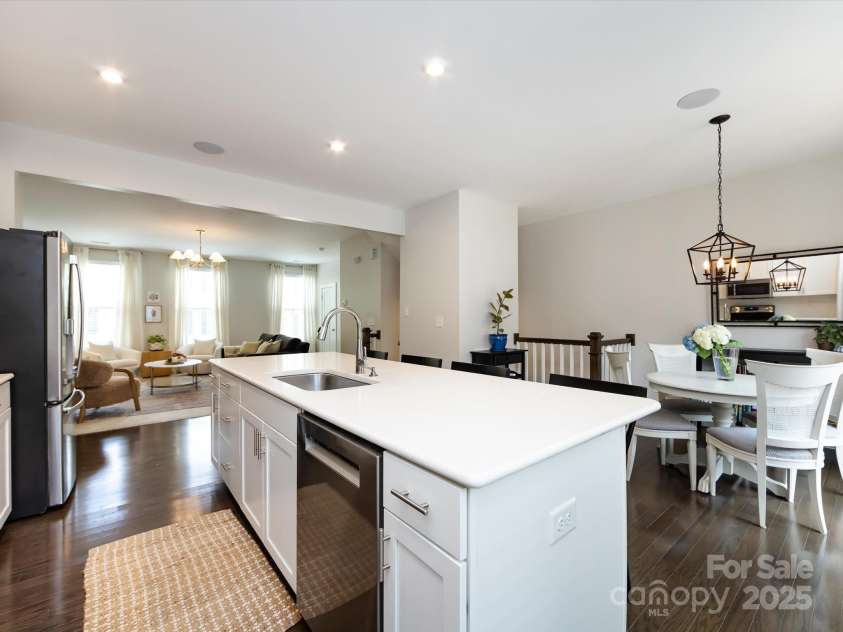 1839 Shumard Lane, Charlotte, NC 28205.  MLS# CAR4264999, YatesRealty ID 28395. 