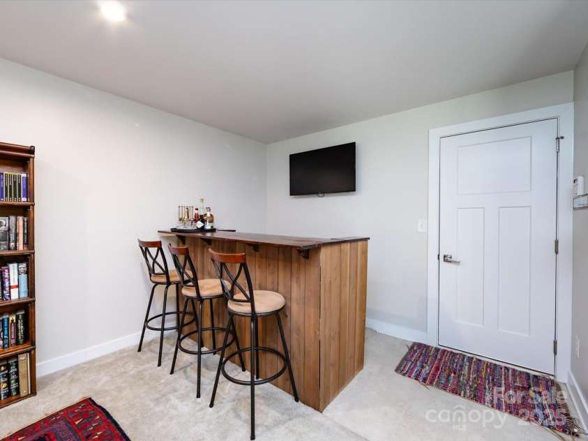 1839 Shumard Lane, Charlotte, NC 28205.  MLS# CAR4264999, YatesRealty ID 28395. 