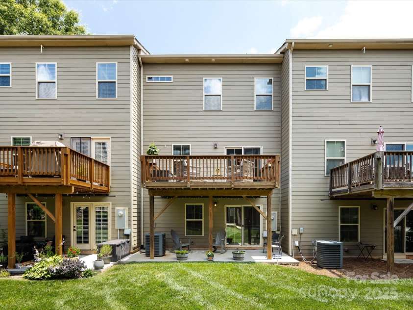 1839 Shumard Lane, Charlotte, NC 28205.  MLS# CAR4264999, YatesRealty ID 28395. 