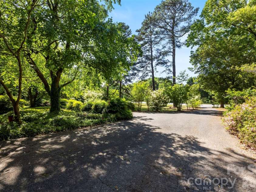 3110 Robinwood Road, Gastonia, NC 28054.  MLS# CAR4377718, YatesRealty ID 28396. 