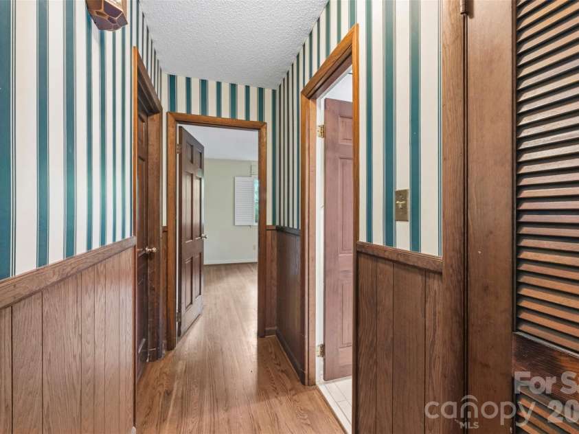 3110 Robinwood Road, Gastonia, NC 28054.  MLS# CAR4414100, YatesRealty ID 28396. 