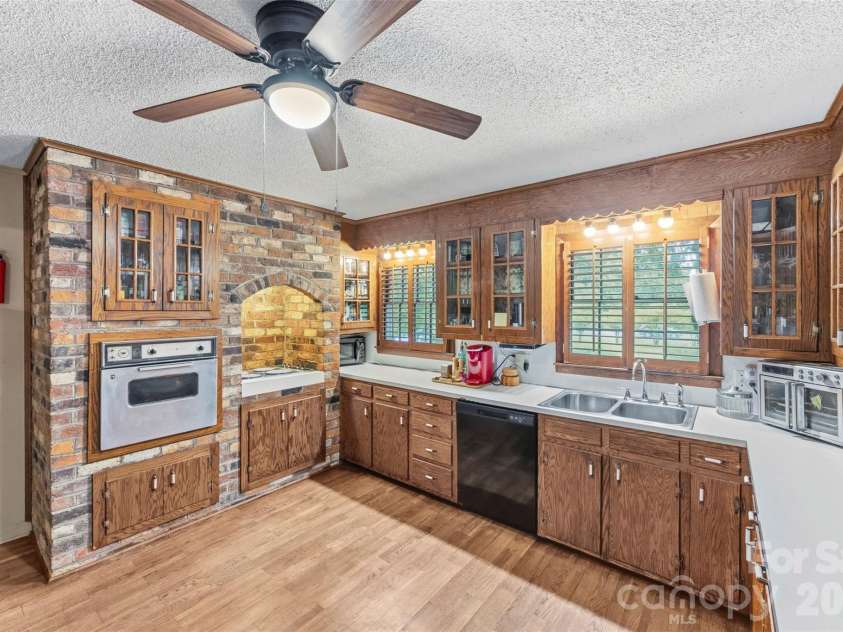 3110 Robinwood Road, Gastonia, NC 28054.  MLS# CAR4414100, YatesRealty ID 28396. 