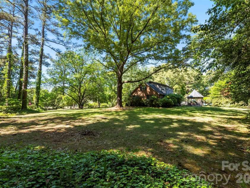 3110 Robinwood Road, Gastonia, NC 28054.  MLS# CAR4414100, YatesRealty ID 28396. 