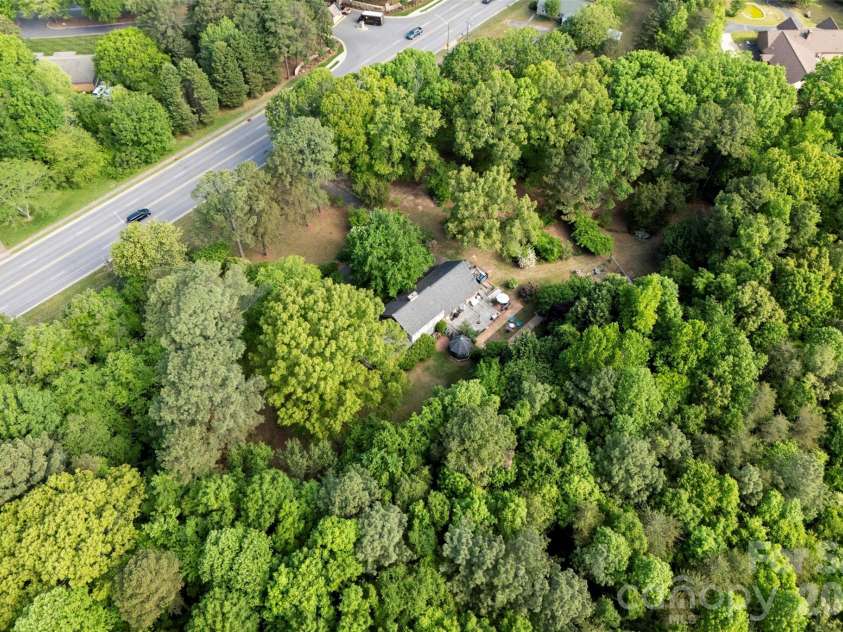 3110 Robinwood Road, Gastonia, NC 28054.  MLS# CAR4414100, YatesRealty ID 28396. 