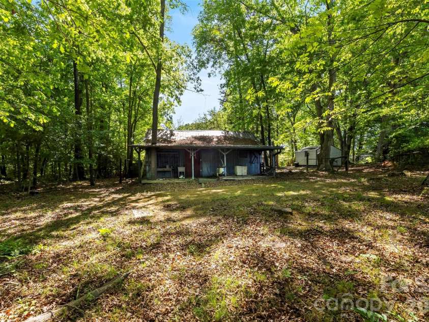 3110 Robinwood Road, Gastonia, NC 28054.  MLS# CAR4414100, YatesRealty ID 28396. The Barn