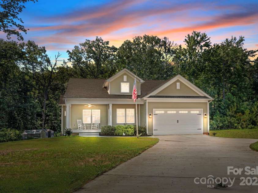 1600 Barefoot Avenue, Catawba, NC 28609.  MLS# CAR4278712, YatesRealty ID 28397. 