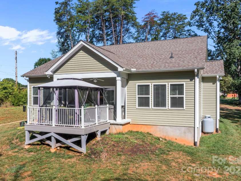 1600 Barefoot Avenue, Catawba, NC 28609.  MLS# CAR4278712, YatesRealty ID 28397. 