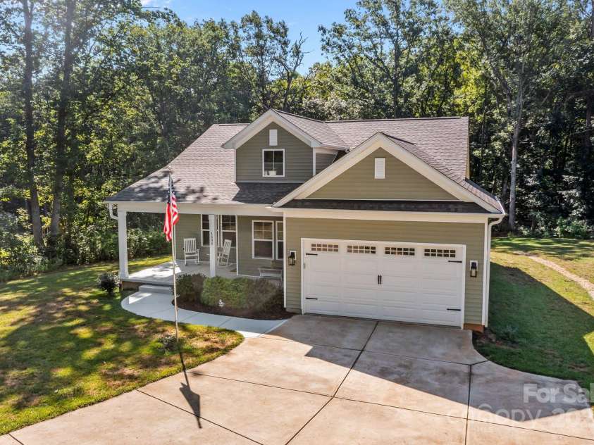 1600 Barefoot Avenue, Catawba, NC 28609.  MLS# CAR4278712, YatesRealty ID 28397. 