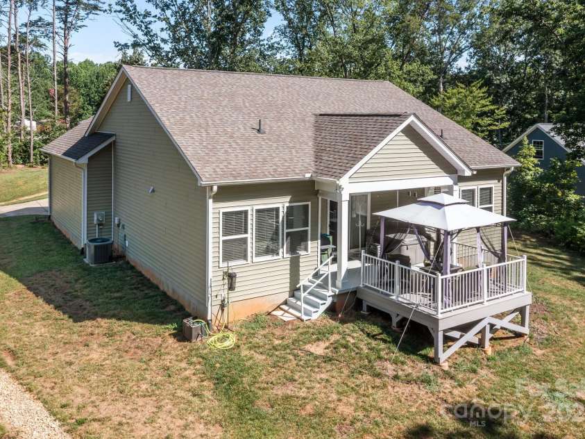 1600 Barefoot Avenue, Catawba, NC 28609.  MLS# CAR4278712, YatesRealty ID 28397. 