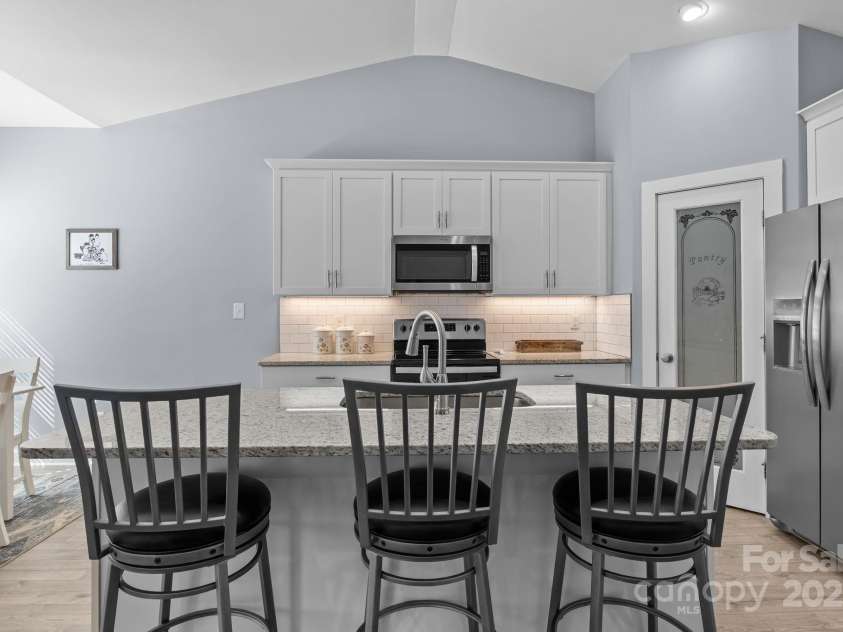 1600 Barefoot Avenue, Catawba, NC 28609.  MLS# CAR4278712, YatesRealty ID 28397. 