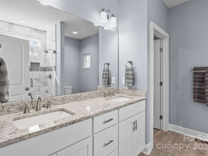 1600 Barefoot Avenue, Catawba, NC 28609.  MLS# CAR4278712, YatesRealty ID 28397. 