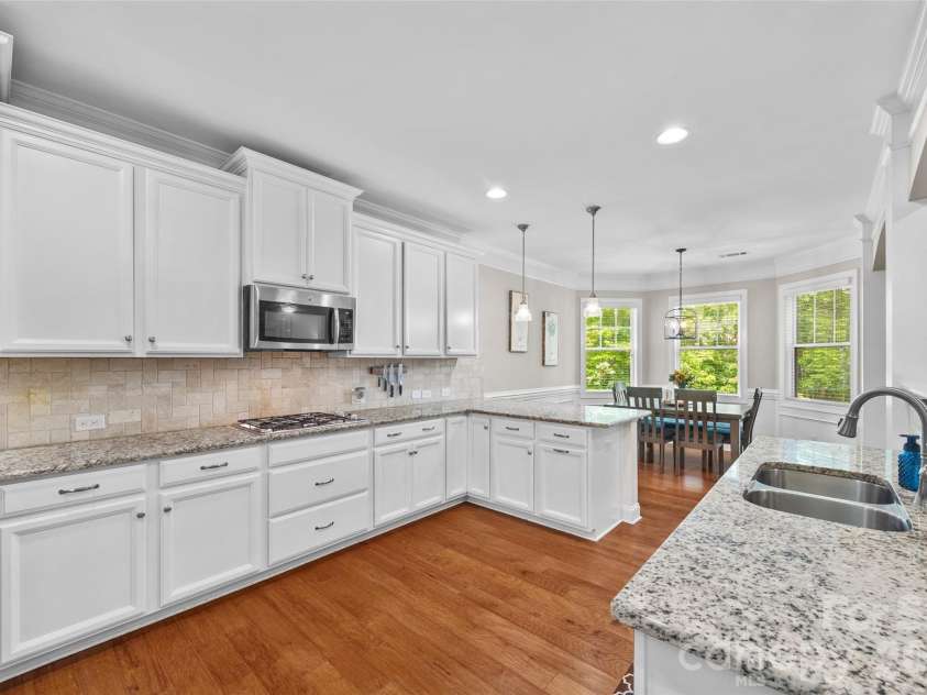 3030 Foggy Hollow Lane, Clover, SC 29710.  MLS# CAR4380121, YatesRealty ID 28398. Spacious, bright kitchen with ample cabinet and counterspace
